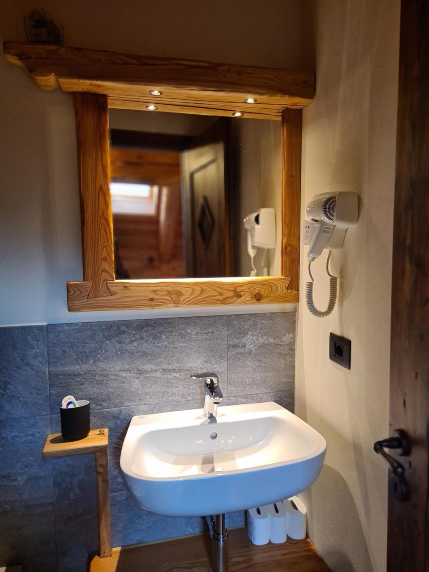 La Maison. Il Nido Dell'Aquila Bardonecchia Eksteriør billede